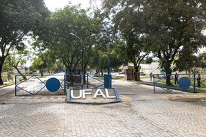 Ufal inicia reparos emergenciais em prédios afetados pelas chuvas