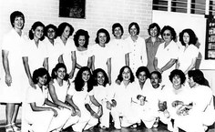 Enfermeira Barb Allen Pinto Judy Seoldo e estudantes de Enfermagem de Alagoas no navio Hope em 1973