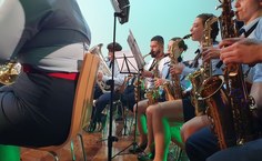 Maestro Cláudio Júnior, no sax, também  de Penedo, participou da apresentação final com a Banda de Música dos Bombeiros Voluntários de Castro Daire