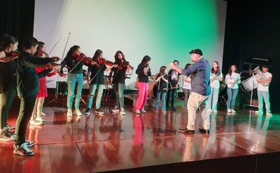 Maestro Douglas Rocha finaliza oficina com apresentação no auditório do Centro de Cultura de Castro Daire