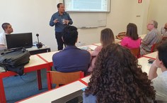 Professor Marcos Moreira, coordenador-geral do Festival de Música de Penedo, apresentando o Centro de Musicologia de Penedo em Lisboa