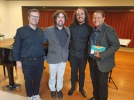 Músicos do Iberian Ensemble, Alexandre Andrade, Ivan Oliveira e David Cruz, com o professor Marcos Moreira