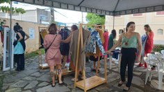 Bazar promove o desapego e o incentivo para fazer a moda circular