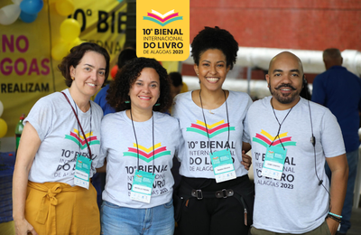 Parte da equipe de produtores culturais da Ufal em atuação na Bienal 2023