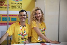 Estudantes participam como monitores da Bienal