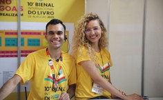 Estudantes participam como monitores da Bienal