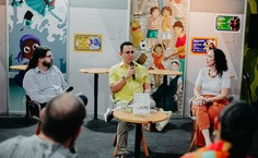 Hugo Leonardo, Gian Carlo de Melo e Elaine Pimentel em mesa durante o lançamento do livro Os Crimes e a história do Brasil – Abordagens Possíveis
