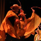 Espetáculo no palco do Teatro Gustavo Leite