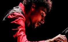 Regente e pianista argentino Joel Tortul