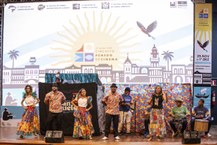 Apresentação cultural no encerramento da festa