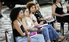 Sarau “Atravessando a Fogueira” encerra o primeiro ciclo do clube de leitura