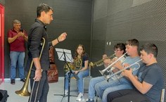 Oficina de metais com professor Carlos Costa, da Paraíba, para alunos e alunas do Conservatório da Jobra em Vouzela