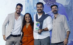 Professor Cláudio Sampaio recebeu homenagem pela parceria no projeto Observando Rios