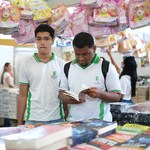 Bienal aquece economia com livros e gera frutos permanentes
