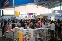 Bienal gera renda e movimenta economia