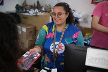 Bienal gera renda e movimenta economia