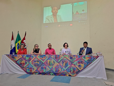 Pró-reitor de Extensão e Cultura, Cezar Nonato; diretora da FDA, Elaine Pimentel; promotora de Justiça Marília Cerqueira, do Ministério Público de Alagoas; Genilda Leão, da secretaria estadual de Assistência e Desenvolvimento Social e o coronel Marco Sérgio, da secretaria estadual de Prevenção à Violência