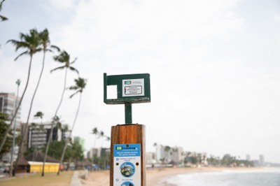 Equipamento Coastsnap-AL, onde as pessoas podem fazer a captura das imagens usando o próprio celular, está instalado na orla de Maceió, na Praia de Jatiúca, em frente ao hotel Atlantic Suítes Equipamento Coastsnap-AL, onde as pessoas podem fazer a captura das imagens usando o próprio celular, está instalado na orla de Maceió, na Praia de Jatiúca, em frente ao hotel Atlantic Suítes