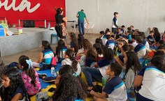 Contação de histórias, na Flisinha