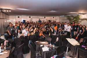 Proposta de plástico inteligente com resíduos alimentares vence Maratona