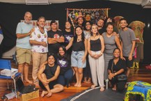 Professores Gianini e Piccoli com alguns dos integrantes do Brincantuar da Ufal