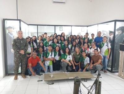 Ação pré-sinpete leva alunos ao Museu da Segunda Guerra