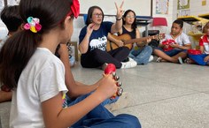 Oficina de Musicalização para crianças de escola de Penedo no Femupe 2024 (Foto: Denize Moraes)