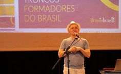 Femupe 2026 teve palestra do violinista, cantor e pesquisador Antônio Nóbrega