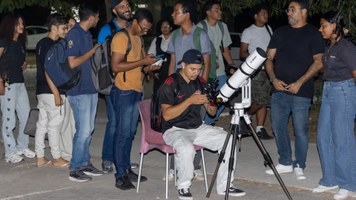 Projeto “Céu do Campus” realiza observação astronômica gratuita