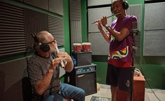 Mestre Gama e Chau do Pife, contribuíram tocando pífano em uma das músicas do filme