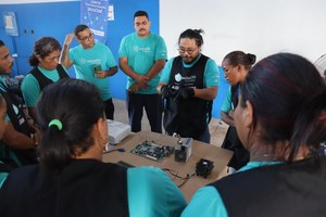 Projeto leva formação em tecnologia e renda a catadores na Ufal