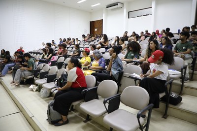 Público lotou o auditório da Ufal para a abertura da Jura