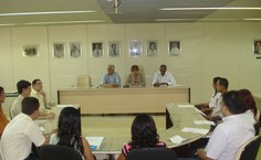 Reitora dá posse aos novos servidores