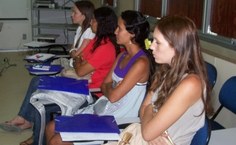 estudantes participam de oficinas sobre hanseniase