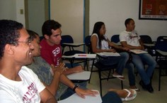 estudantes participam de oficinas sobre hanseniase