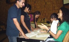 Aplicação de questionário no auditório da Reitoria