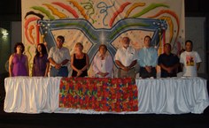 Mesa da solenidade de recepção aos feras