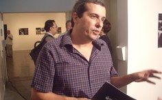 O curador da mostra, João Kulcsár