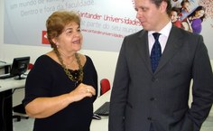 Reitora Ana Dayse e Marcelo Vulcano, em visita às instalações do Espaço de Inclusão Digital