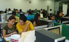 Alunos têm acesso aos bancos de dados e orientação para pesquisa