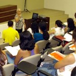 Bibliotecários discutem apresentação de trabalhos acadêmicos