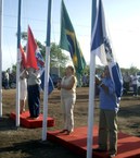 Hasteamento das bandeiras no terreno onde será construído o campus Sertão