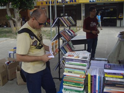 Feira de livros da Edufal