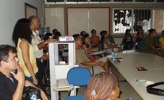 alunos do mestrado acompanhando a palestra