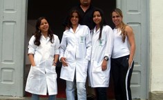 Coordenador do Pólo, Thiago Barros, e alunas