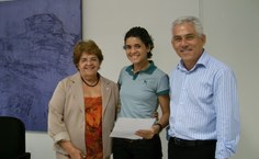 Joelma de Oliveira Albuquerque, com a reitora Ana Dayse e o vice Eurico Lobo