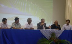 Professor Pedro Nunes, da Ufal ( ao centro de branco), também participou de mesa no encontro