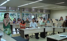 Maria Gorete Lopes faz pronunciamento em nome dos novos docentes