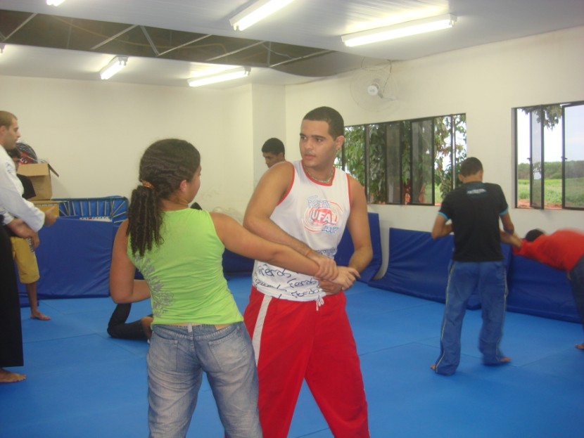 Noções de defesa pessoal