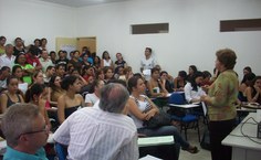 Reitora em visita ao pólo Palmeira